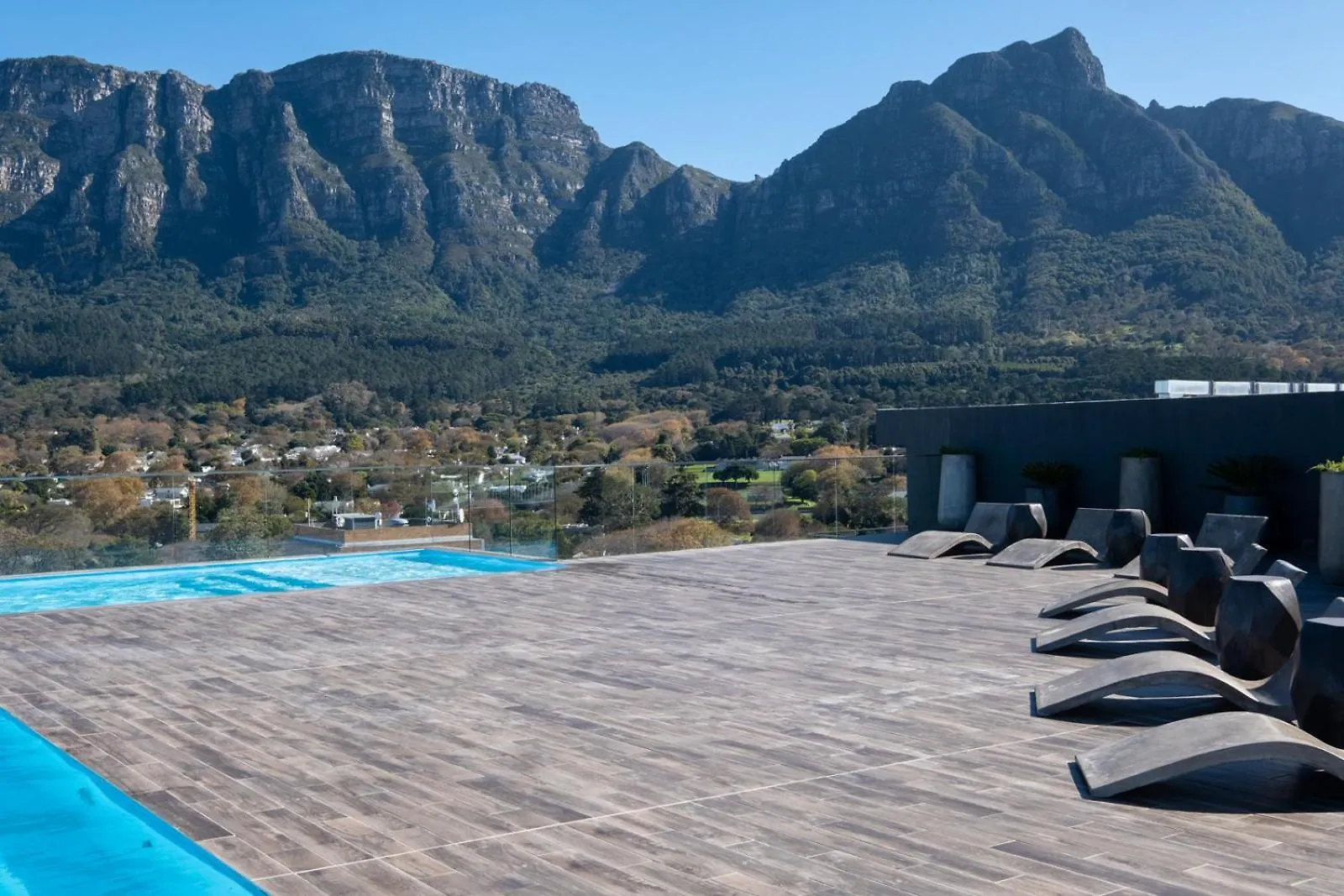 Newlands Peak Southern Cross Cape Town Apartment